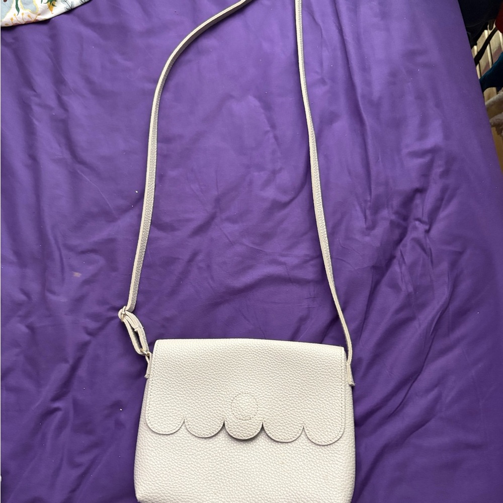 Chic White Scalloped Crossbody Bag